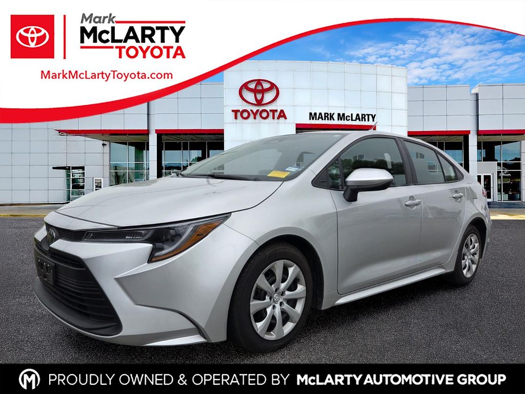 2025 Toyota Corolla LE FWD