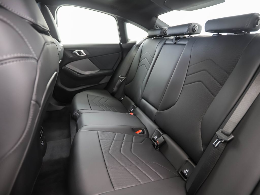 Thumbnail: 2025 BMW 2 Series - 22