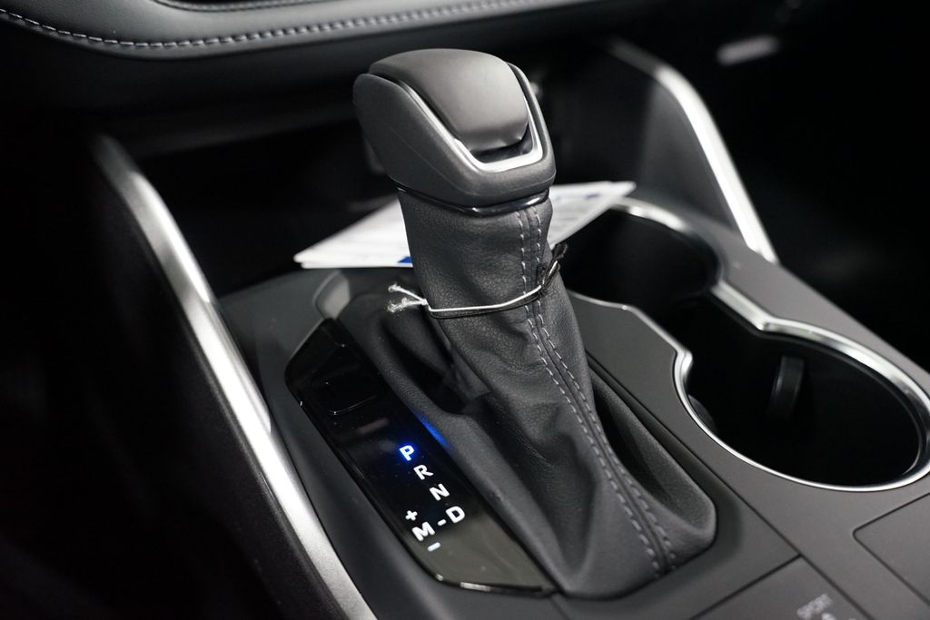 Thumbnail: 2026 Toyota Highlander - 21