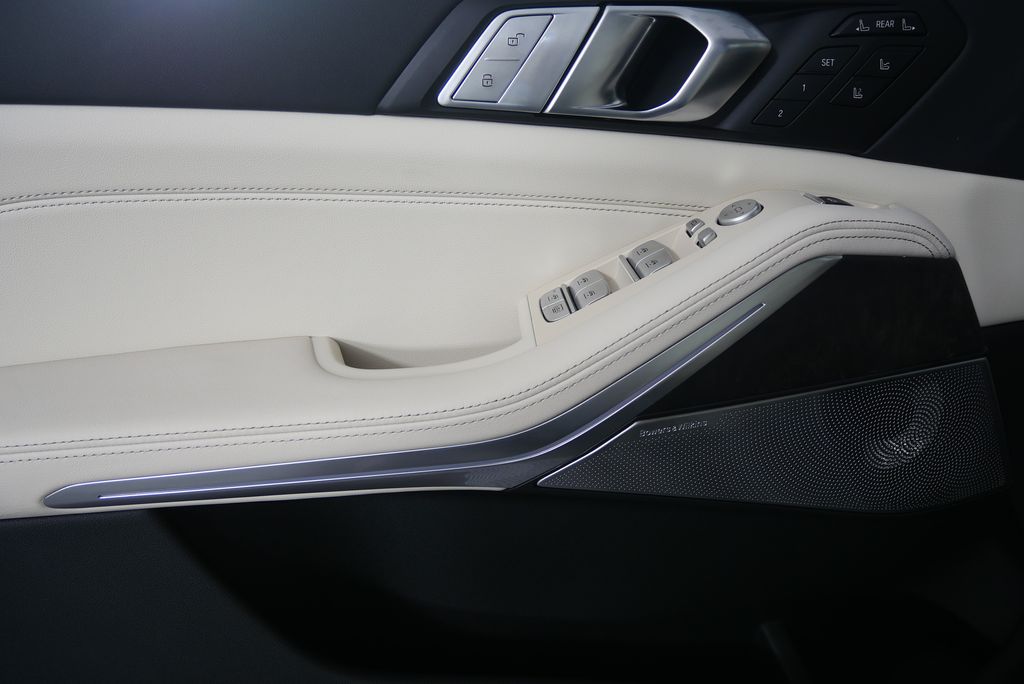 2026 BMW X7 xDrive40i 9