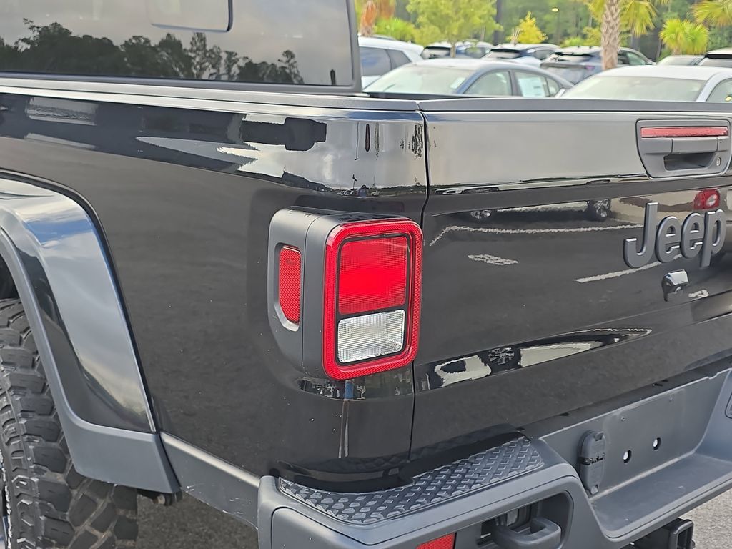 2022 Black Clearcoat Jeep Gladiator Willys 4X4 Truck