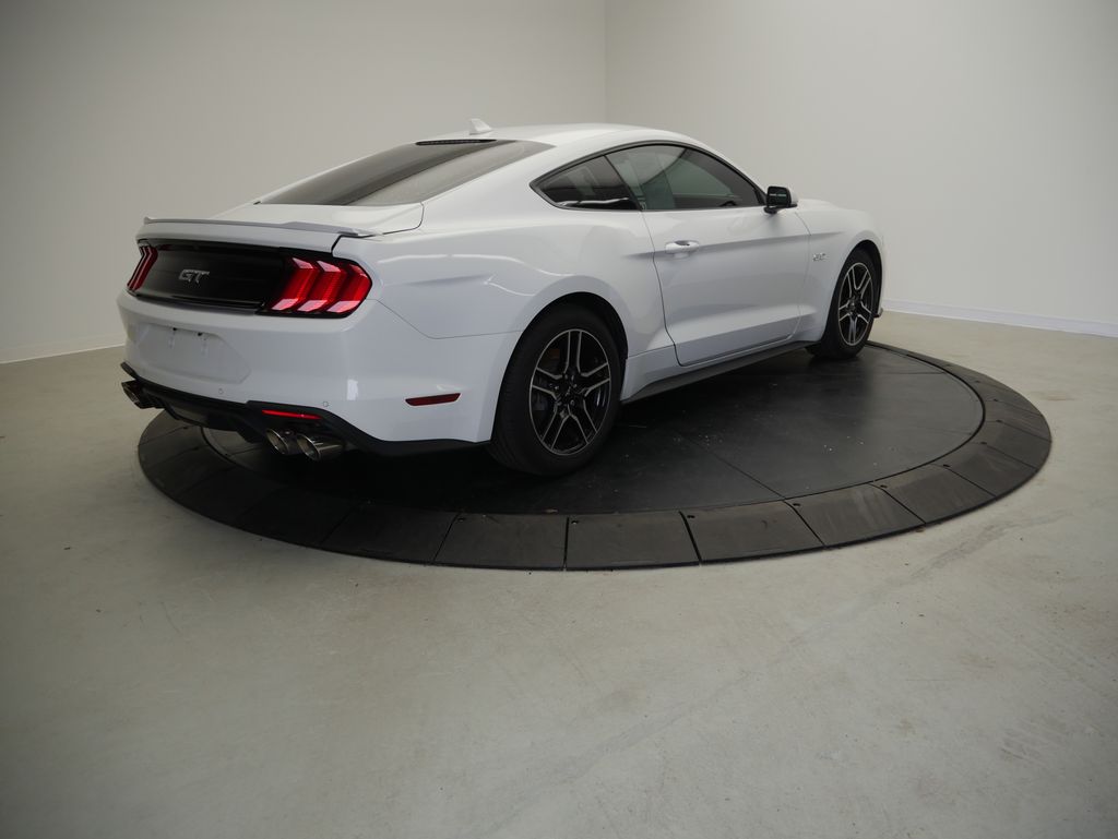 Thumbnail: 2022 Ford Mustang - 5