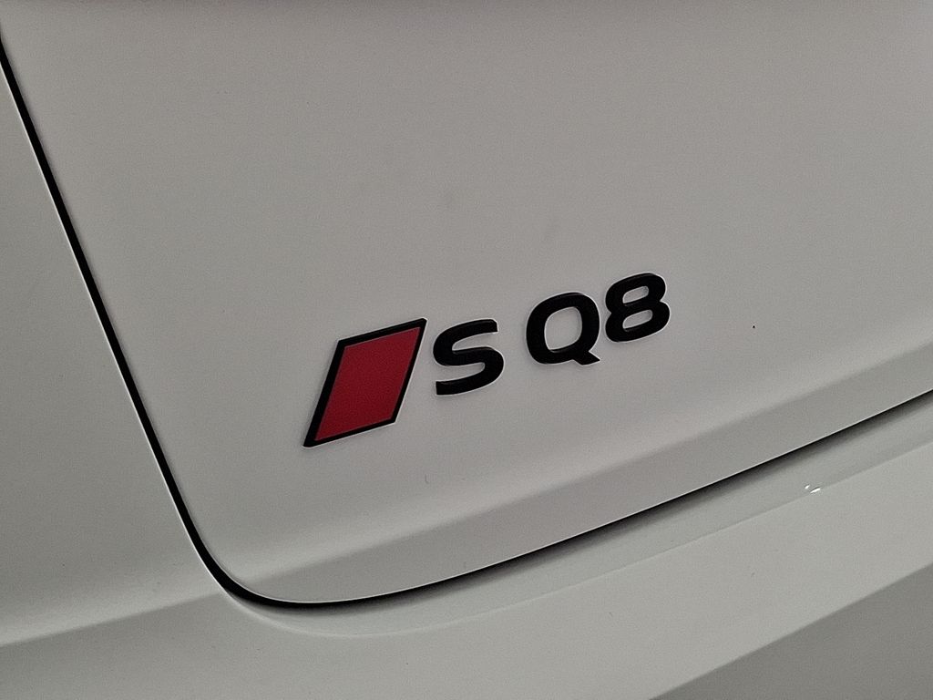 Thumbnail: 2026 Audi SQ8 - 16