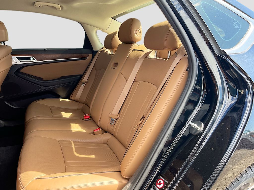 Used 2020 Black Genesis 3.8 image 26