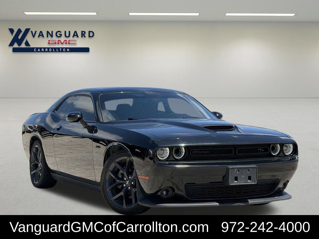 Pitch Black Clearcoat 2023 Dodge Challenger Coupe Rear-Wheel Drive 6-Speed Manual