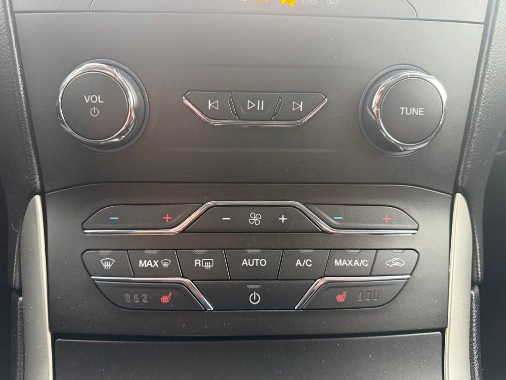 2019 Ford Edge SEL Black at South Hills CDJR