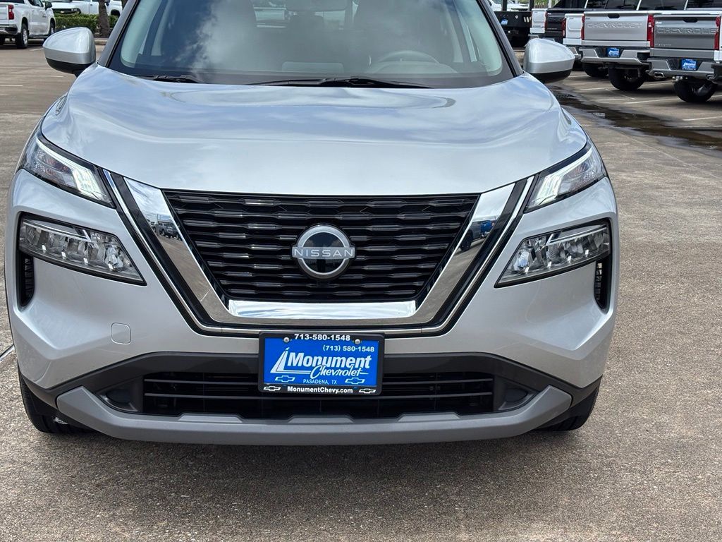 2023 Nissan Rogue SV - 2