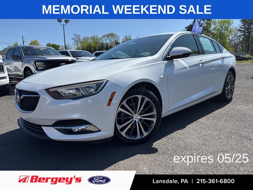 White Frost Tricoat 2018 Buick Regal Sportback Essence FWD Sedan Front-Wheel Drive 9-Speed Automatic