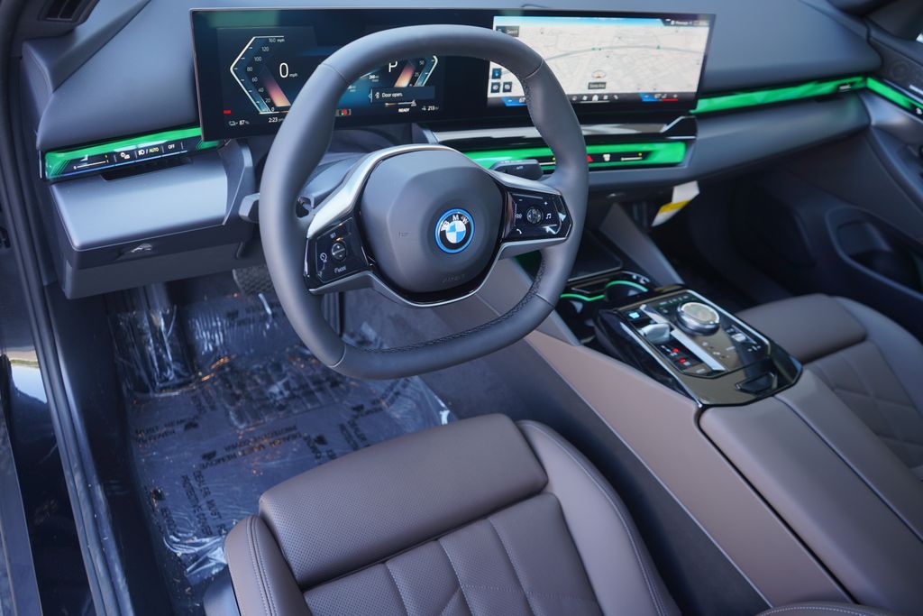 2025 BMW i5 xDrive40 13