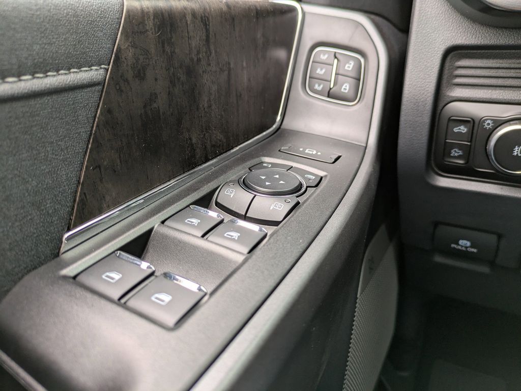 2025 Ford F-250 Black Widow