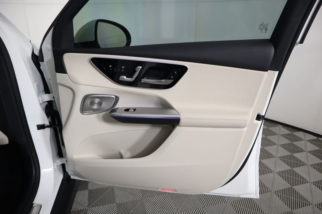 Thumbnail: 2025 Mercedes-Benz GLC - 26