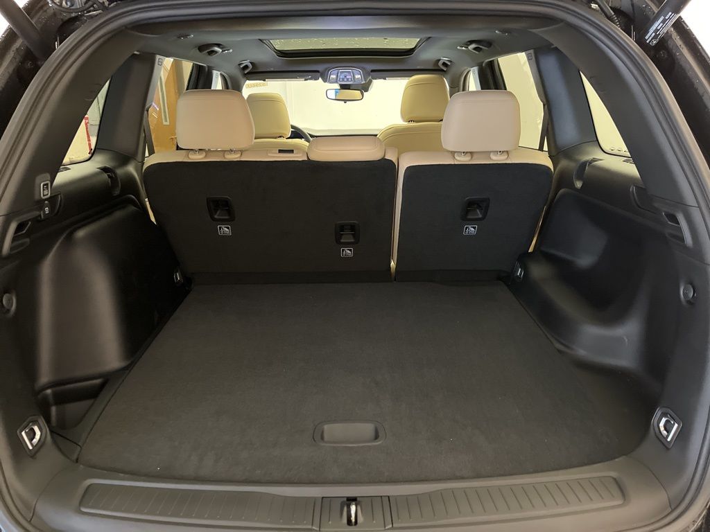 Thumbnail: 2024 Jeep Grand Cherokee - 28