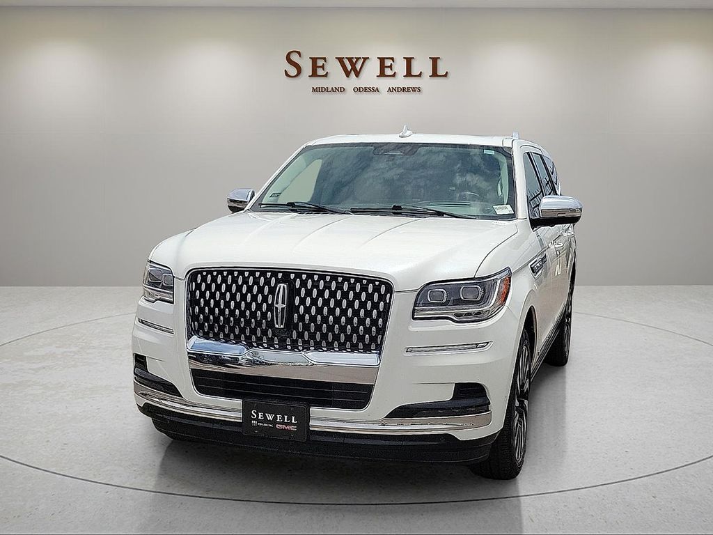 White Metallic 2022 Lincoln Navigator SUV / Crossover Four-Wheel Drive Automatic
