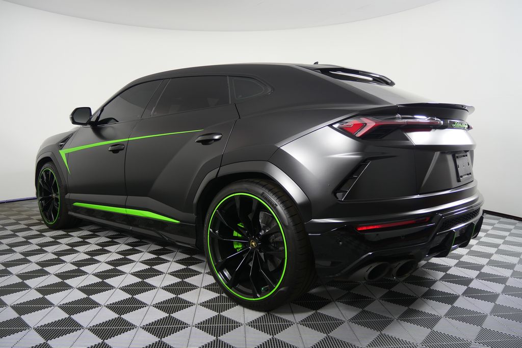 Thumbnail: 2020 Lamborghini Urus - 7