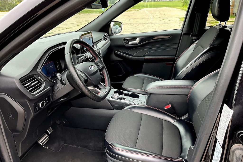 Used 2024 Ford Escape SUV