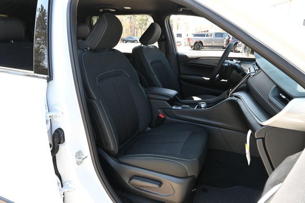 2026 Jeep Grand Cherokee L Laredo White at Victoria Chrysler Dodge Jeep Ram