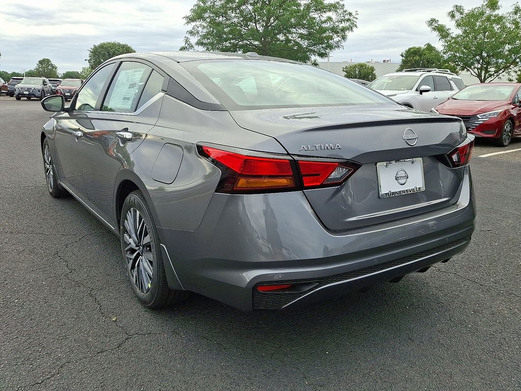 Thumbnail: 2025 Nissan Altima - 3