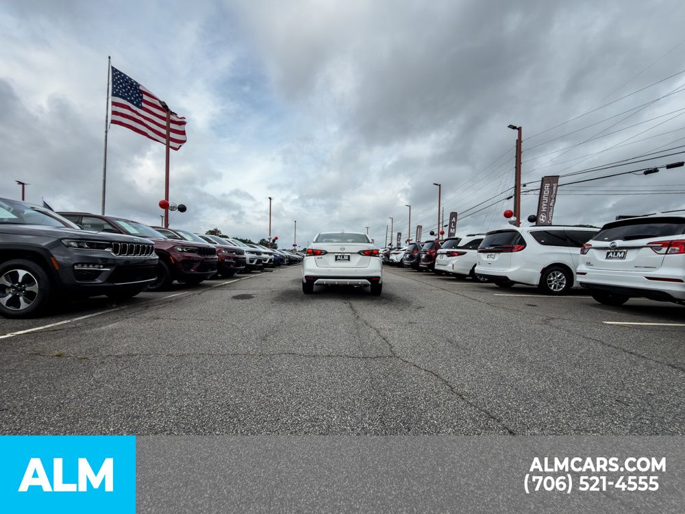 Used 2024 White Nissan 1.6 SV image 5