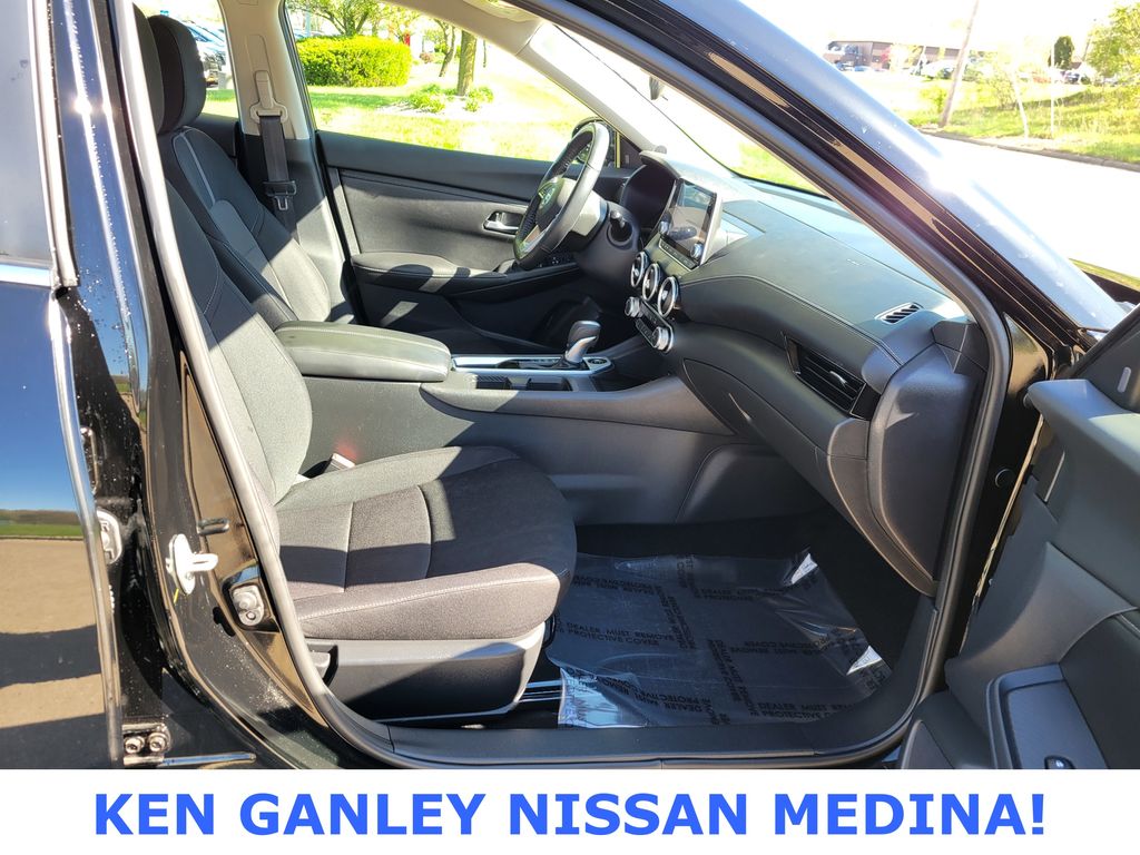 2023 Nissan Sentra SV photo