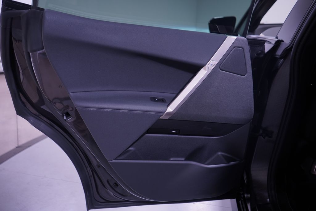 Thumbnail: 2023 BMW iX - 15