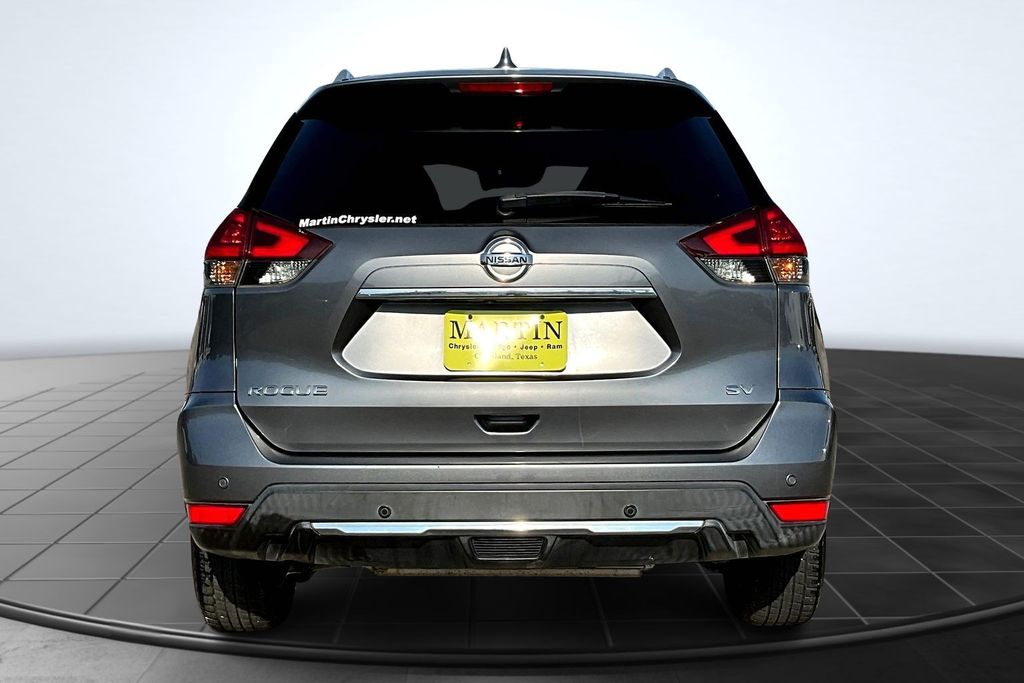 2019 Nissan Rogue SV - 3