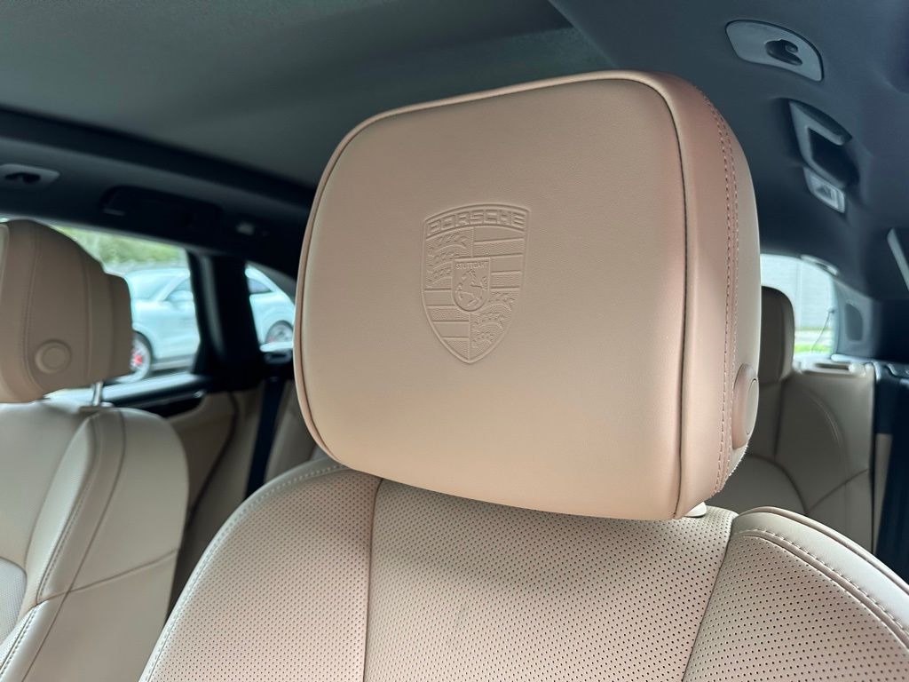 Thumbnail: 2025 Porsche Macan - 22