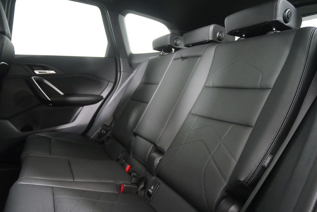 Thumbnail: 2025 BMW X1 - 16