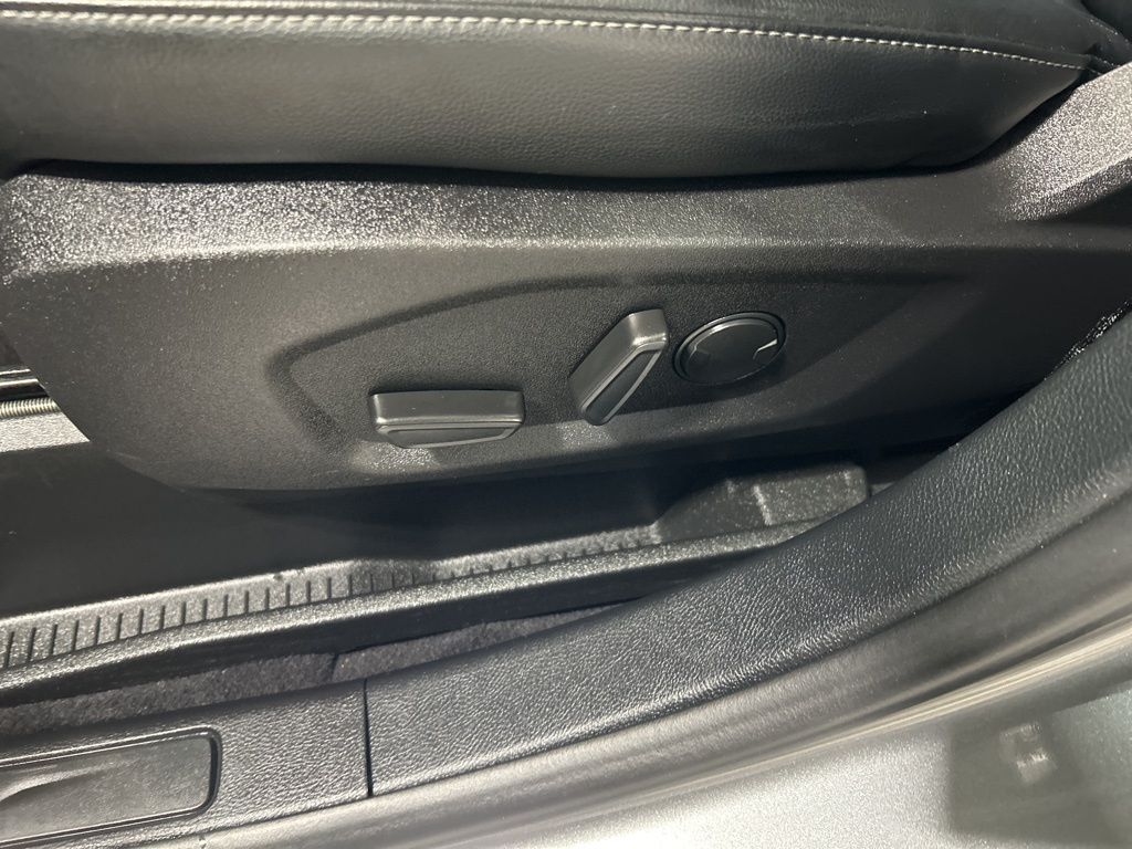 used 2022 Ford Edge car, priced at $24,883