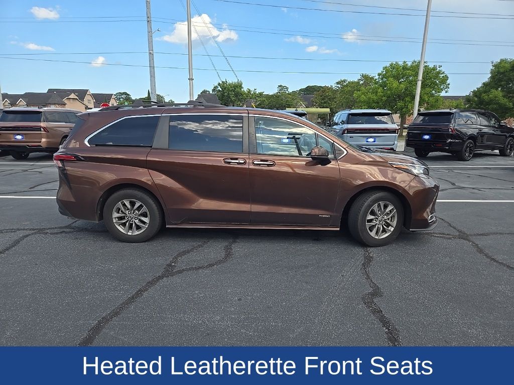 2021 Toyota Sienna XLE