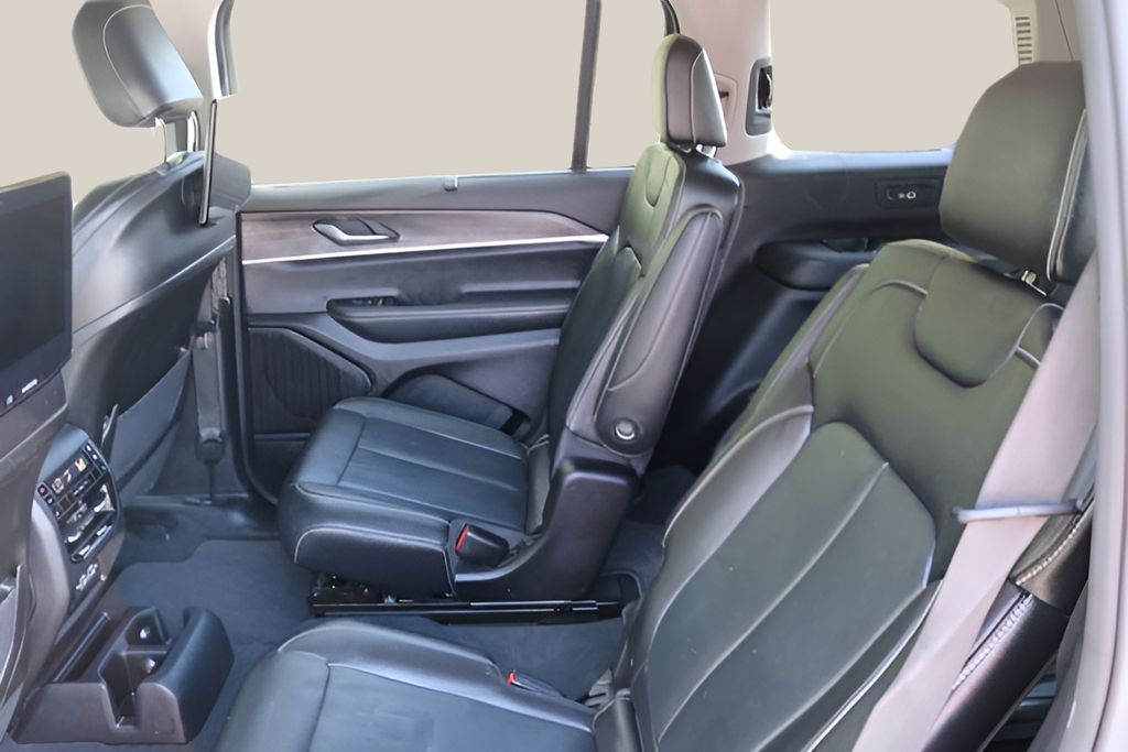 Used Car 2023 Jeep Grand Cherokee L  Limited For Sale Under $35,000 In Austin, Texas