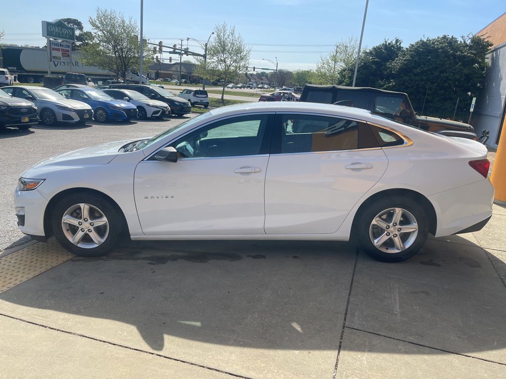 View vehicle photo 7