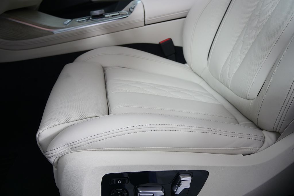 Thumbnail: 2026 BMW X7 - 10