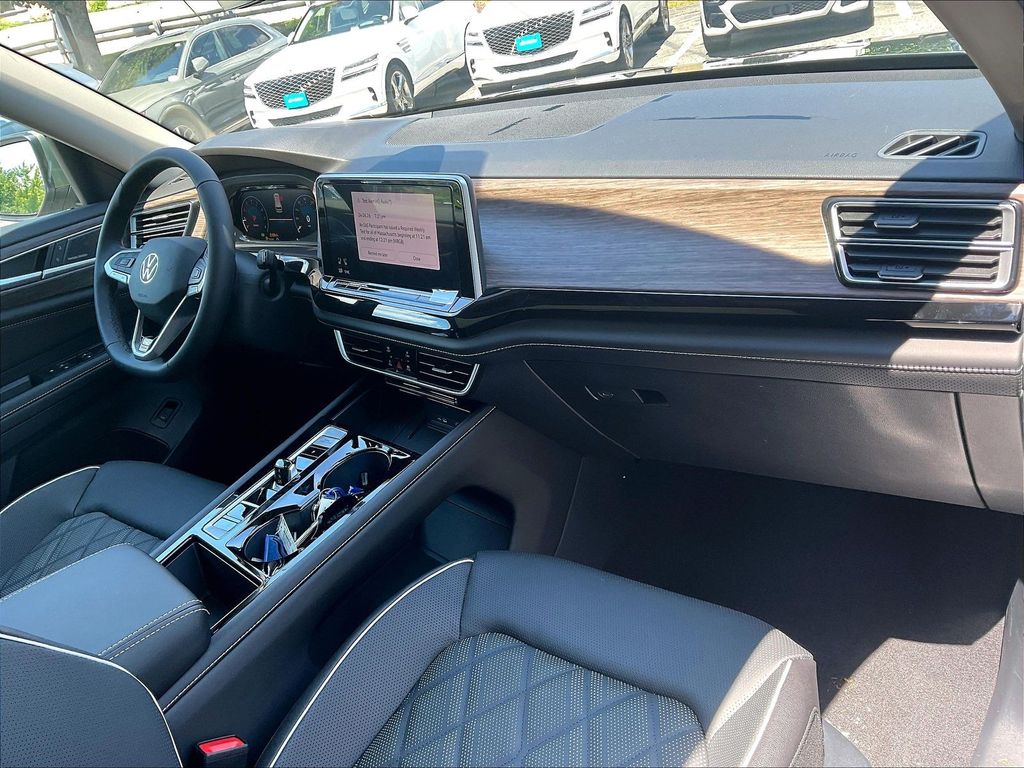 2026 Volkswagen Atlas — photo 10