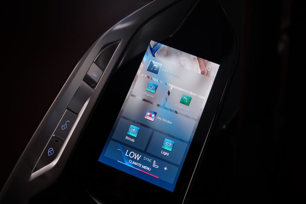 Thumbnail: 2025 BMW 7 Series - 14