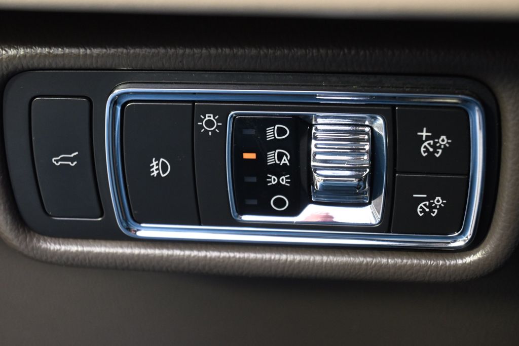 Certified Used 2021 Blue Lincoln Reserve image 25