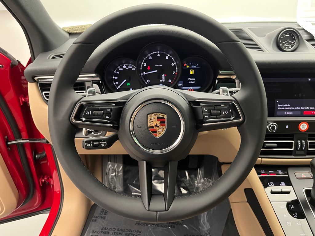 Thumbnail: 2025 Porsche Macan - 12