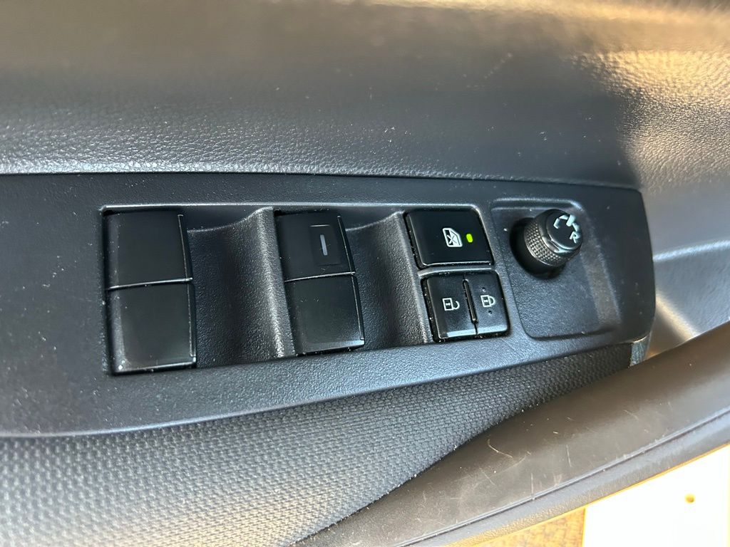 Thumbnail: 2021 Toyota Corolla - 16