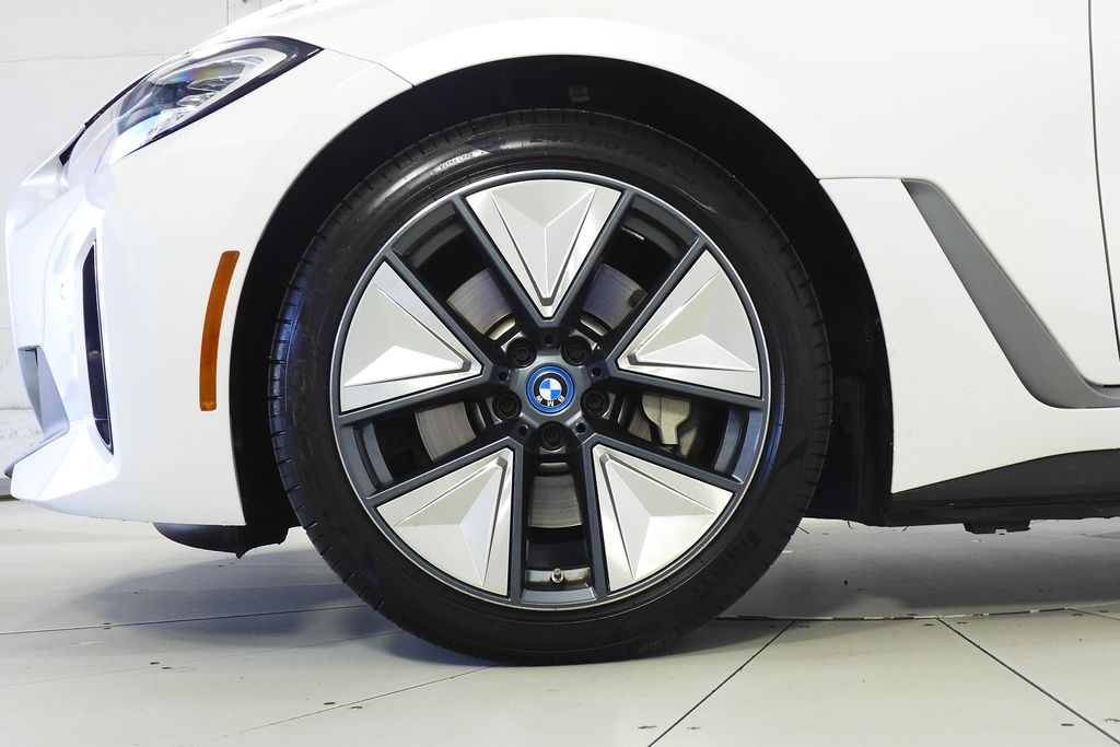 Thumbnail: 2023 BMW i4 - 5