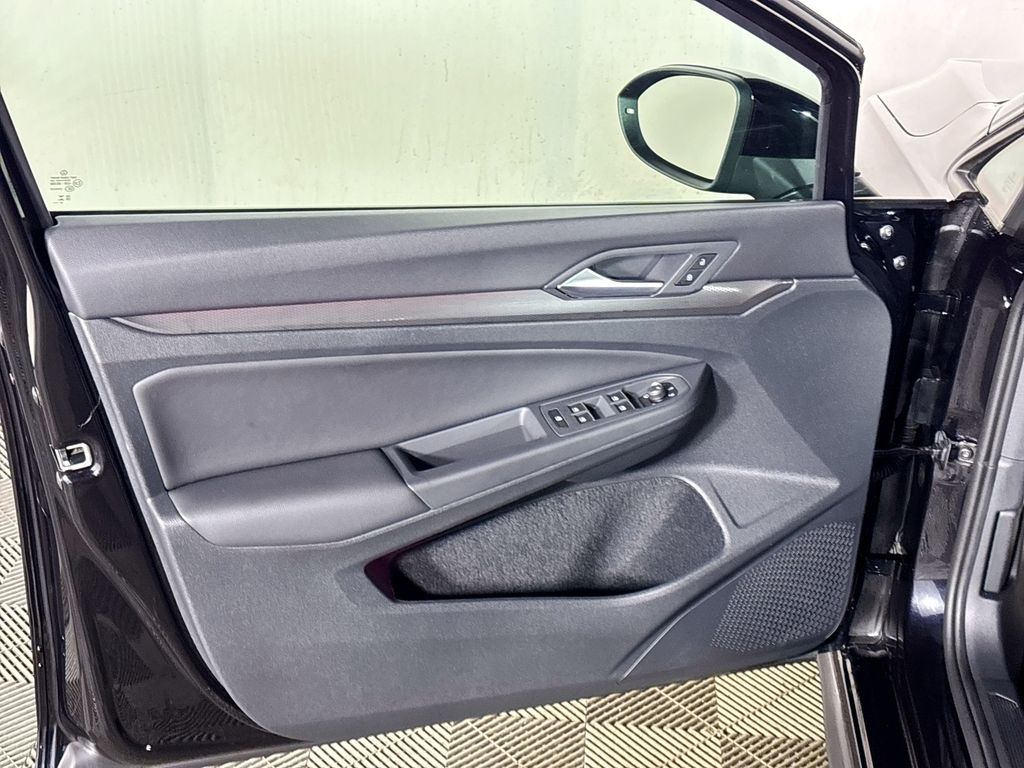 2024 Volkswagen Golf GTI SE