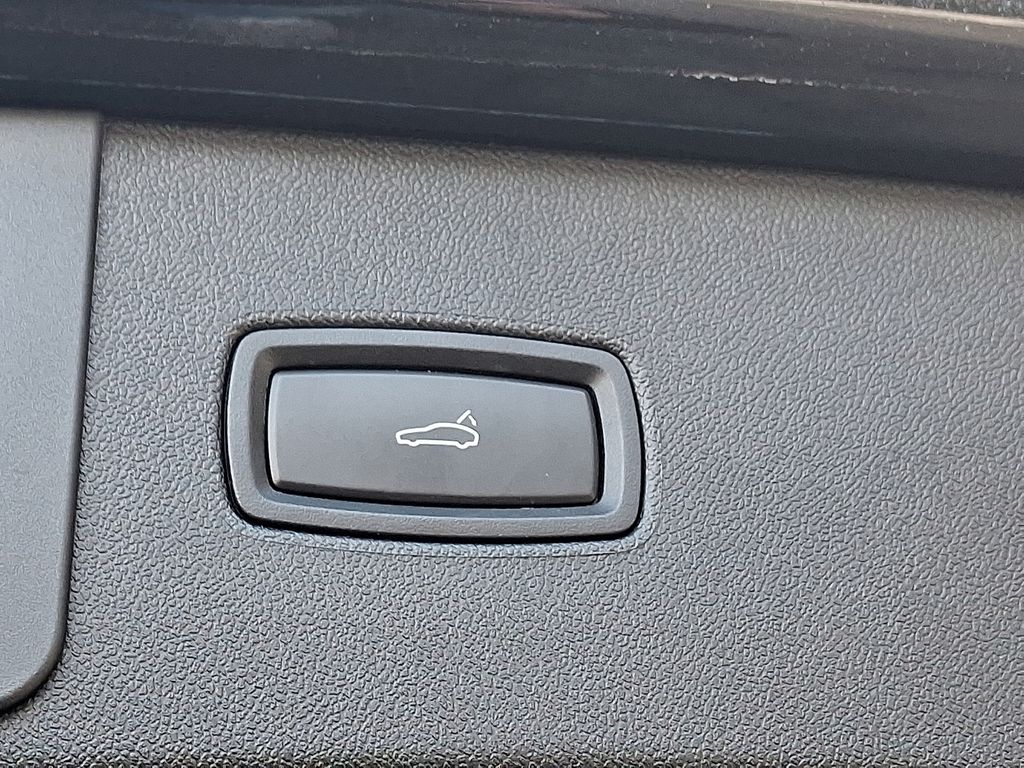 Thumbnail: 2023 Porsche Cayenne - 30