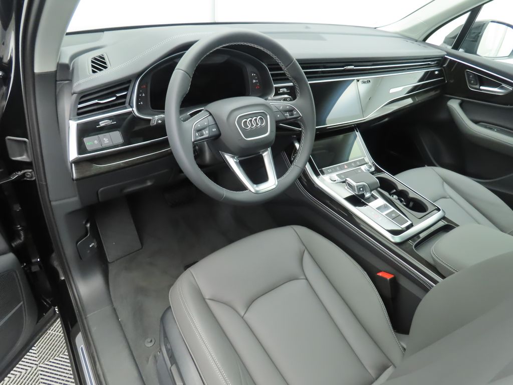 2025 Audi Q7 Premium Plus 11