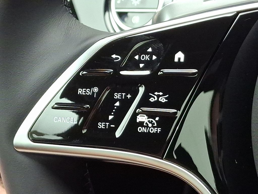 Thumbnail: 2025 Mercedes-Benz E-Class - 24