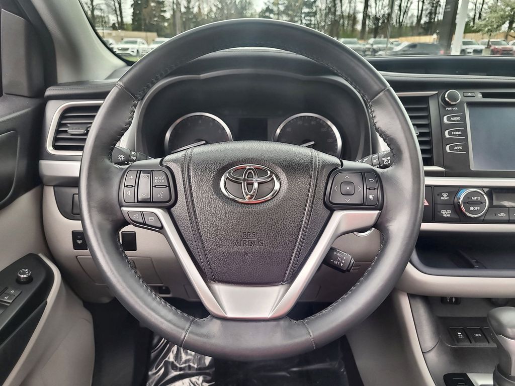 2014 Toyota Highlander XLE 14