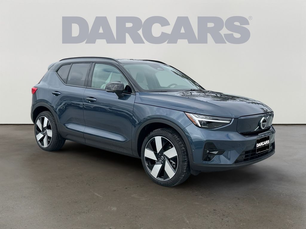 2026 Volvo EX40 Plus RWD