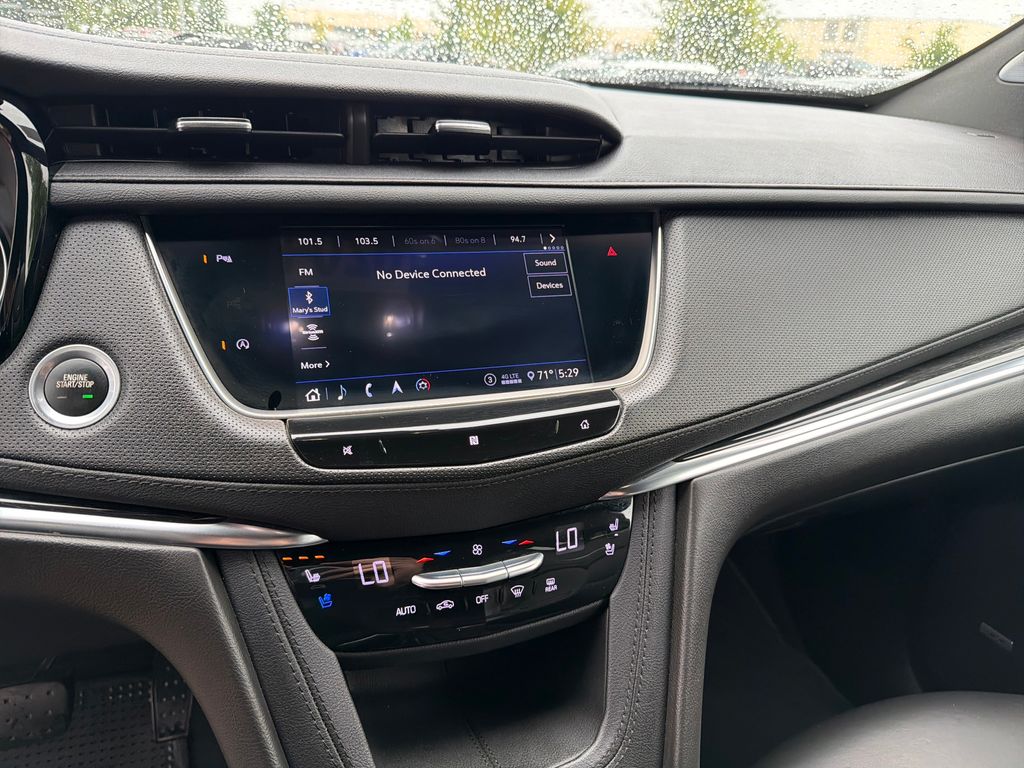 Used 2020 Silver Cadillac Premium Luxury image 26
