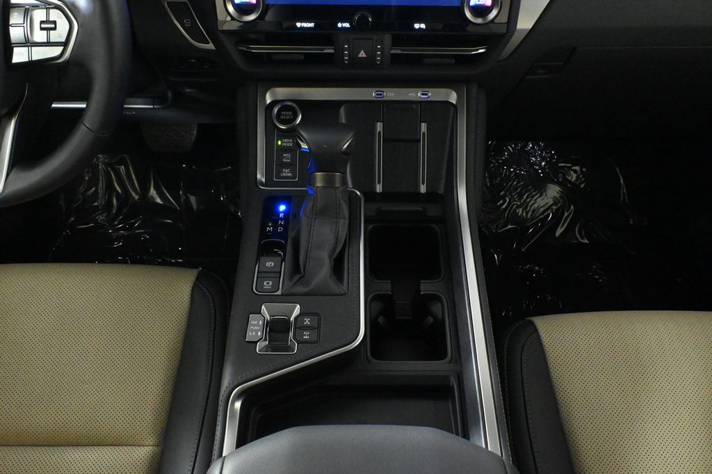 Thumbnail: 2025 Lexus GX - 24