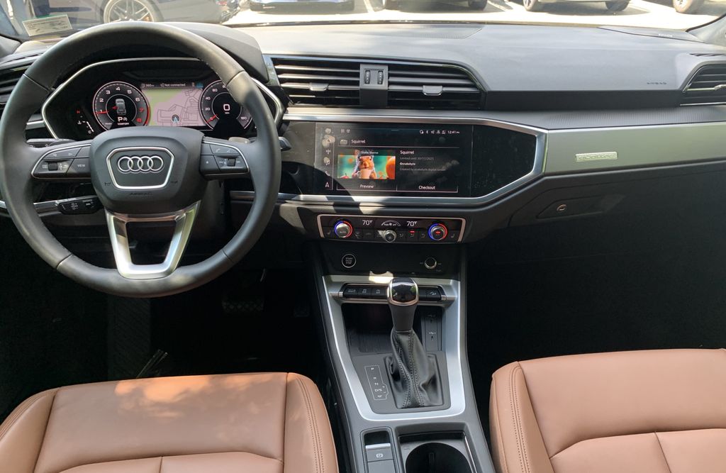 Thumbnail: 2025 Audi Q3 - 25