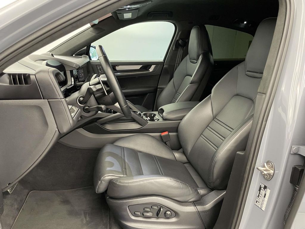 2024 Porsche Cayenne Coupe Turbo GT - 4