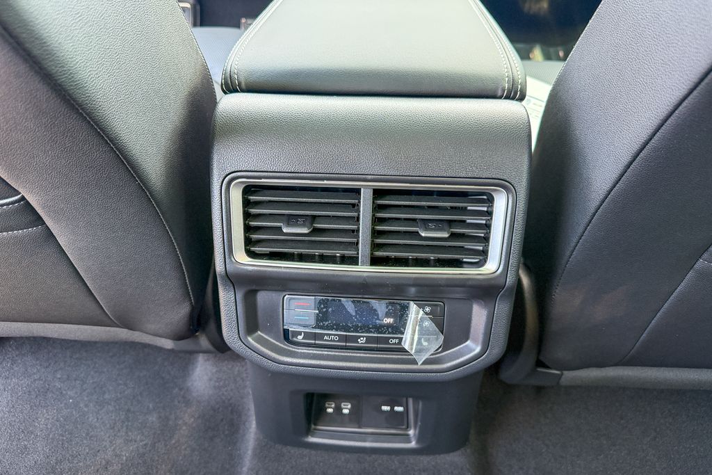 New 2026  Volkswagen 2.0T SEL Premium R-Line image 26