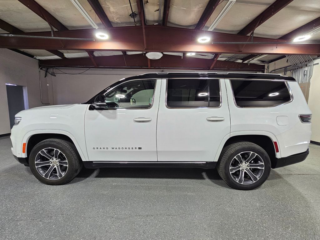 Used 2023 White Jeep Base image 4